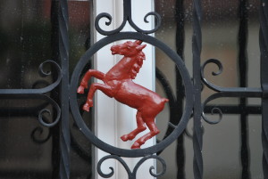 rotes-ross-fenster-fuerth