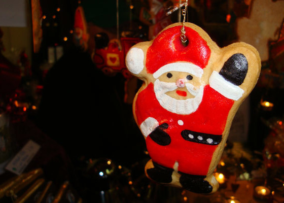 Freundlicher Lebkuchen-Weihnachtsmann