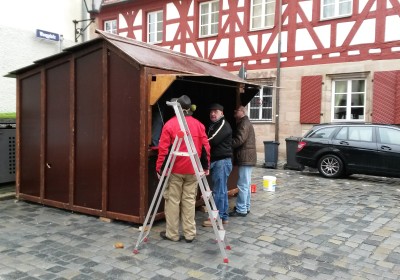 Auf die leckeren Bratwürste der Altstadtweihnacht Fürth freuen sich schon viele Besucher.