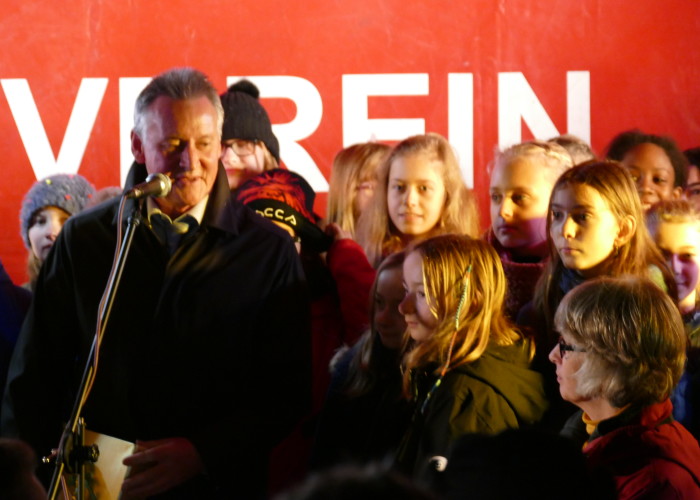 Oberbürgermeister Dr. Thomas Jung eröffnet die Fürther Altstadtweihnacht.