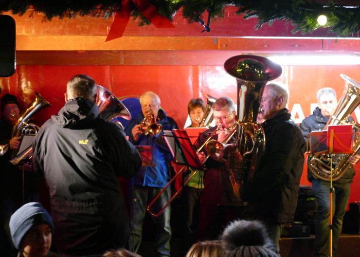 Der Posaunenchors Vach spielt gerne auf der Fürther Altstadtweihnacht.