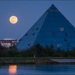 Vollmond bei Pyramide Fürth