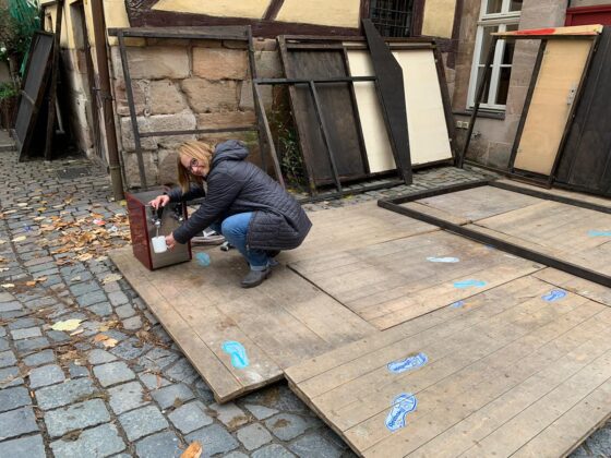 Die Glühwein-Bude steht schon fast!